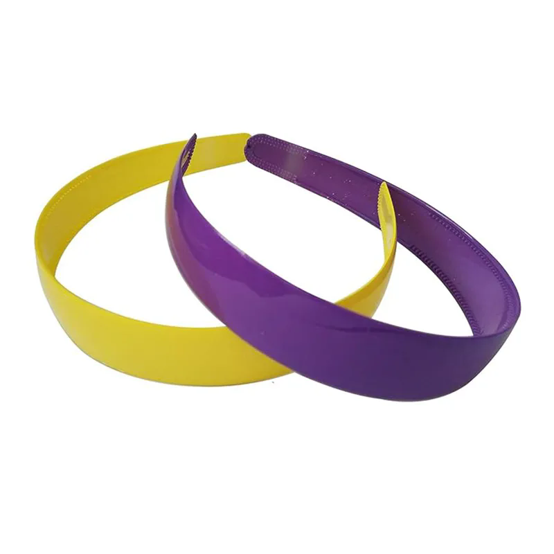 How to Choose the Best Women Plastic Headbands for Style and Comfort?